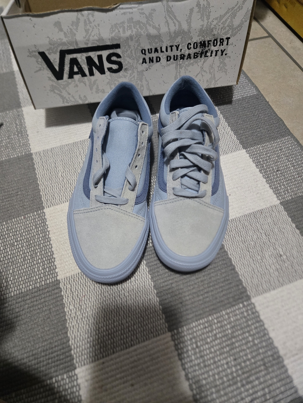 Vans Old Skool Low Top Sneakers in Light Blue - Women's 7.5, Men's 6 - Picture 3 of 7